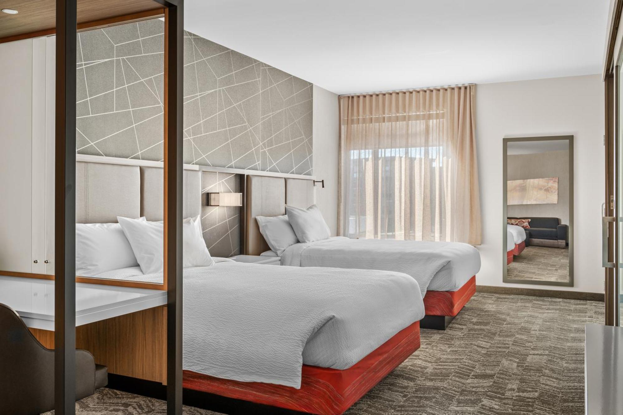 Springhill Suites By Marriott Menomonee Falls Exterior photo